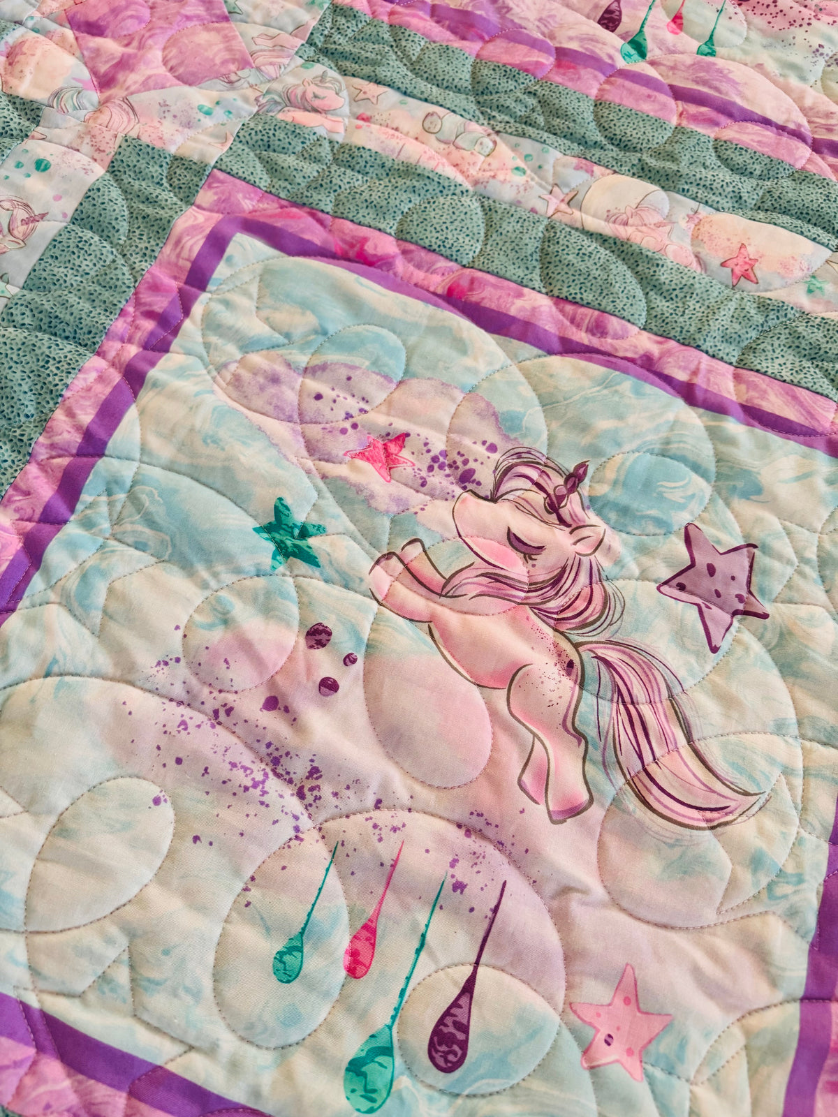 Sweet Unicorn Cozy Quilt